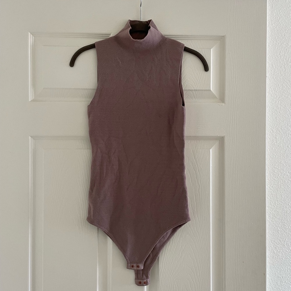 Turtle neck sleeveless bodysuit